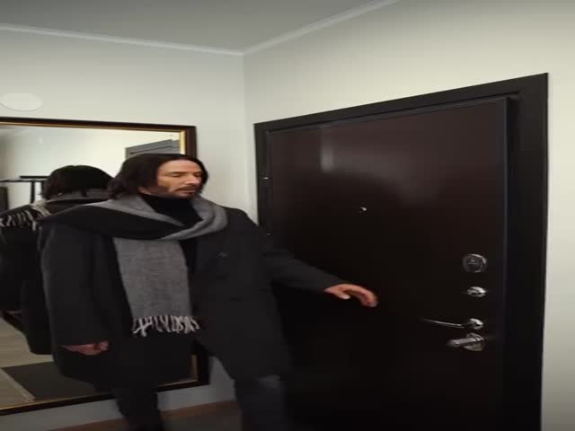 Keanu Reeves Forgot To Turn Off The Iron